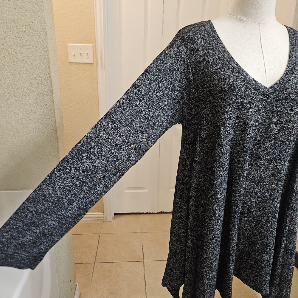 Nally & Millie Heathered Knit Long Sleeve Top – Size Small NWT - Picture 4 of 12